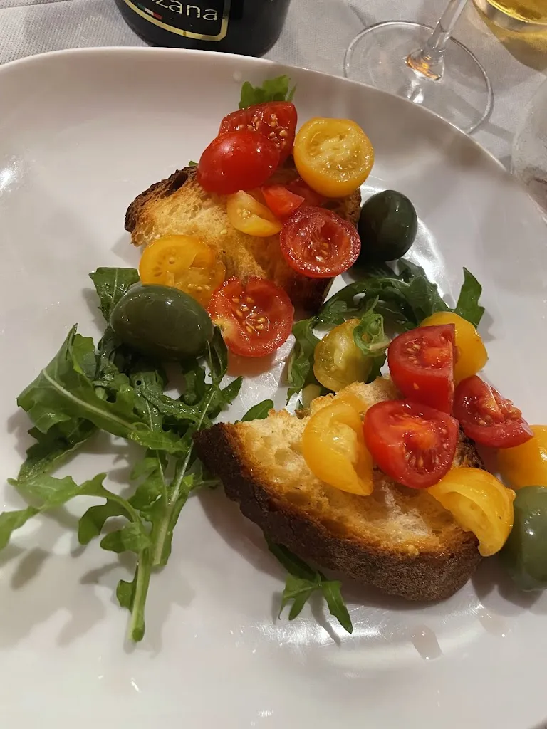 Elena Teodora Bisoceanu_Osteria 