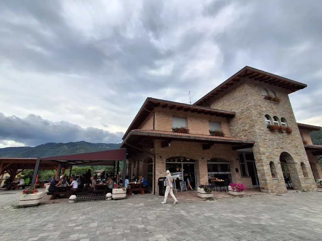 massimo andreotti_Rocchi coffee&food_Riolunato_review