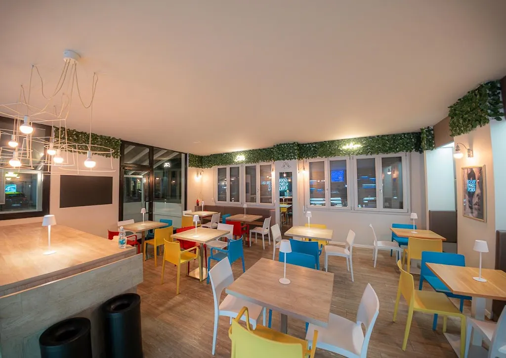 Rio Lab Lounge e Cucina restaurant in Rio Saliceto