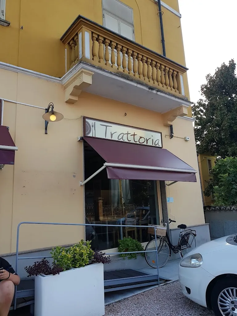 Pizzeria Mezzanotte restaurant in Roveleto