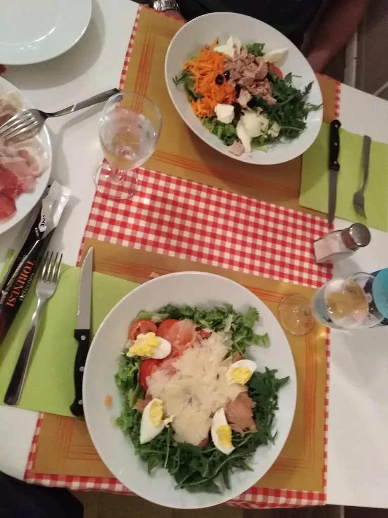 Pizzeria Mezzanotte_Roveleto_slider_image_3