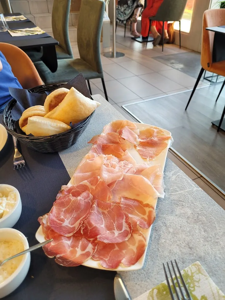 mara serravalli_La cucina di casa - aperitivo e cena_Rubiera_recensione