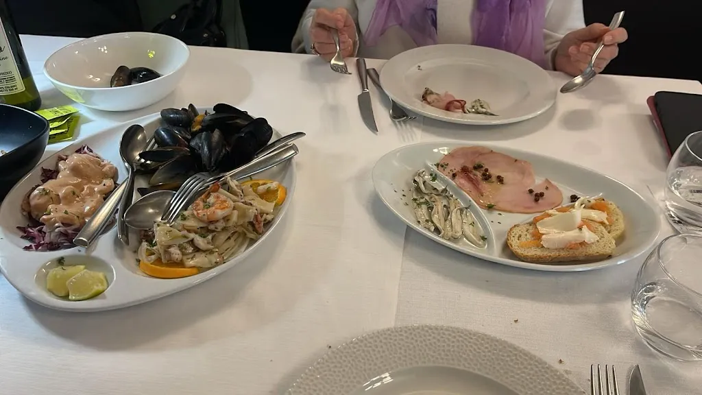 Rebecca Bartoli_Atmosfera Ristorante Pizzeria_Rubiera_review