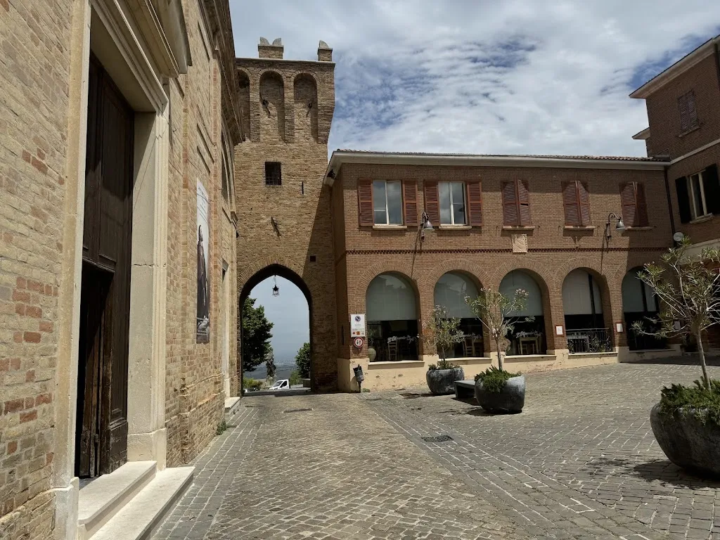 Lexi Brownfield_El Camino Chiosco_Saludecio_review