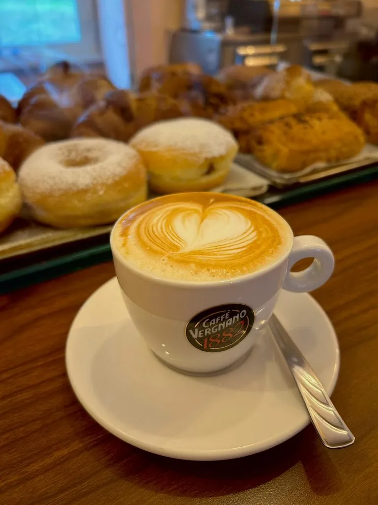 La Mola Bar & Cucina restaurant in Rocca di Botte