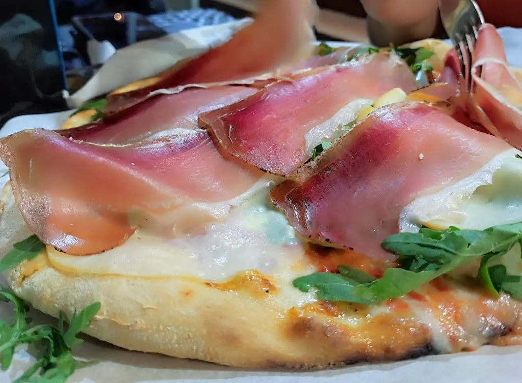 ARTEPIZZA da Willy_Salsomaggiore Terme_slider_image_3