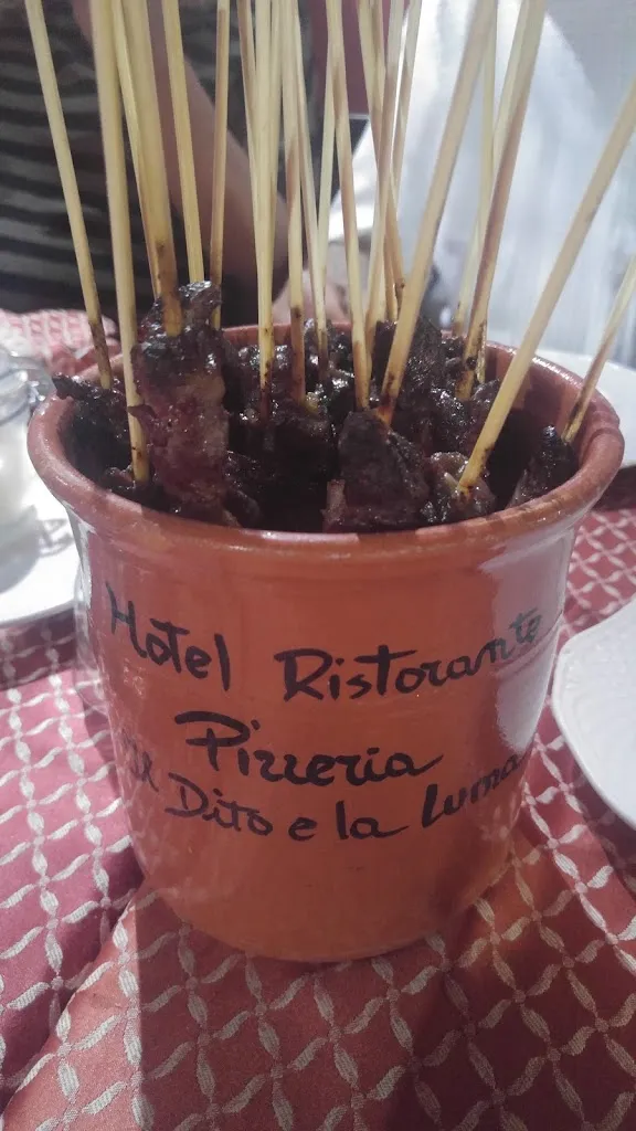 Jakub Šindelář_Hotel Il Dito e la Luna_Ripa Teatina_review