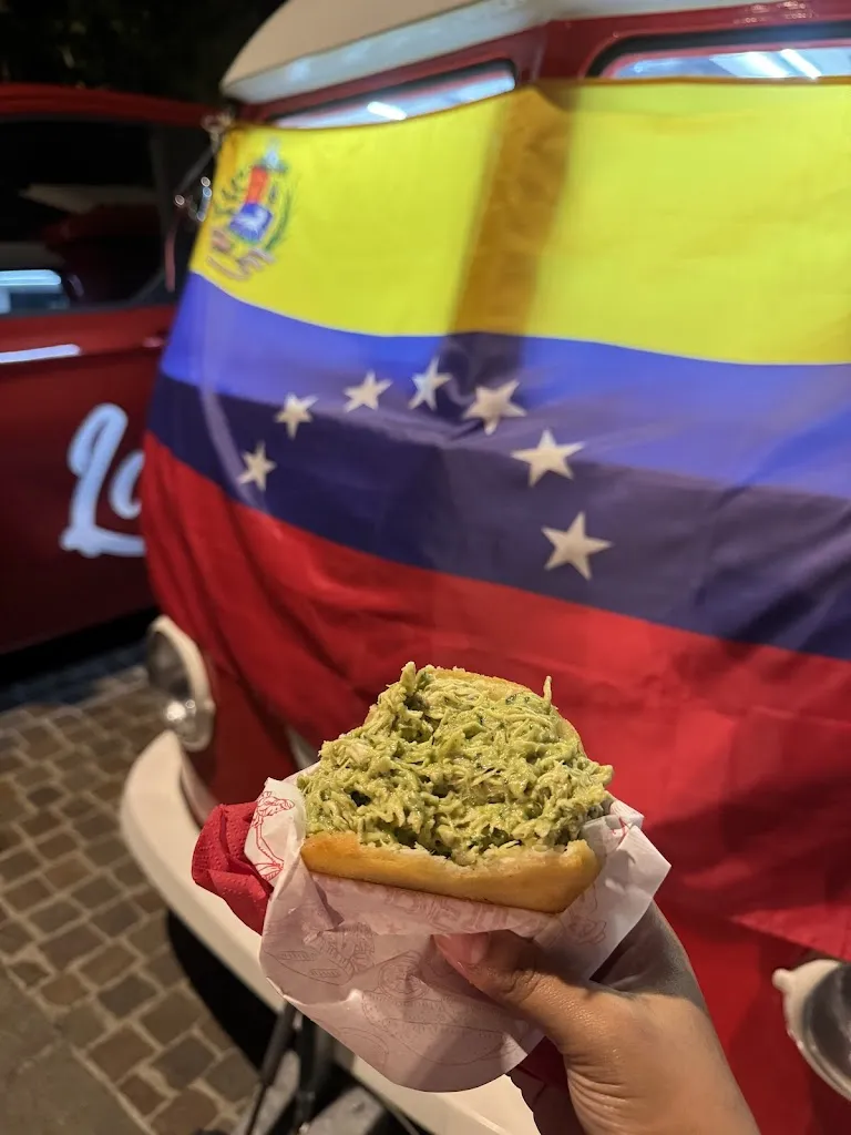 Karly Vanegas_La Reina Pepiada Foodtruck_Rovereto_review