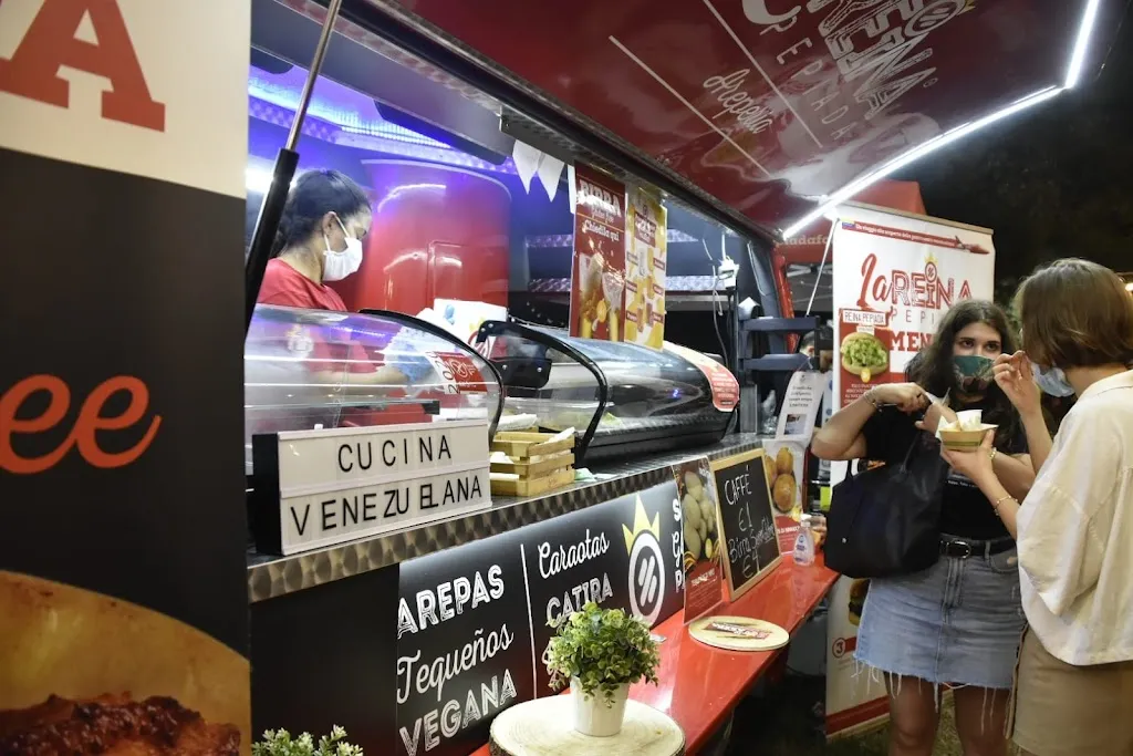 La Reina Pepiada Foodtruck restaurant in Rovereto
