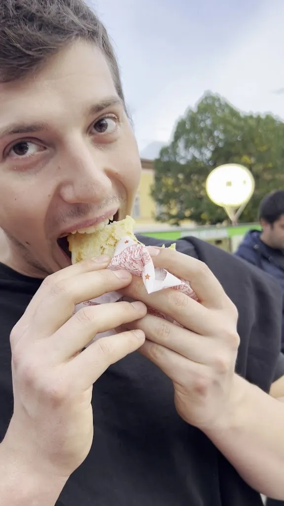 La Reina Pepiada Foodtruck_Rovereto_slider_image_2