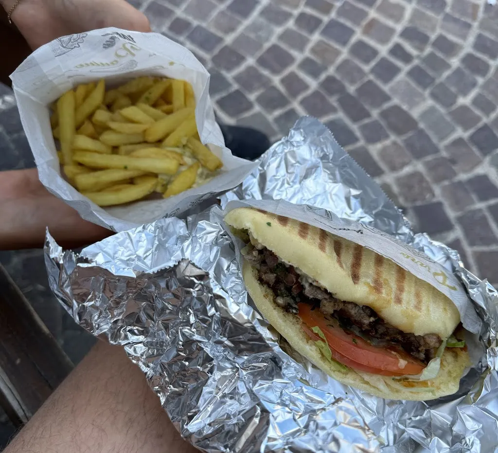 Momo's Fast Food_Rovereto_slider_image_3