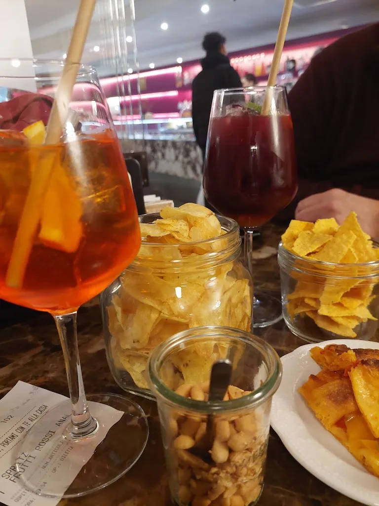 Paula Xenos_Pasticceria Zaffiro_Rovereto_review