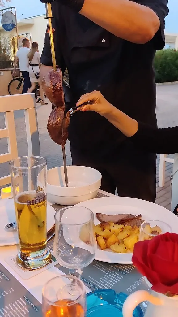 Marebianco Osteria Pizzeria_San Mauro a Mare_slider_image_2