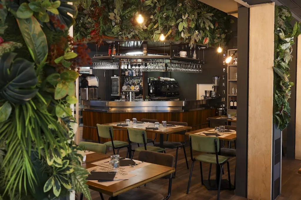 Vulcano Milano San Mauro restaurant in San Mauro a Mare