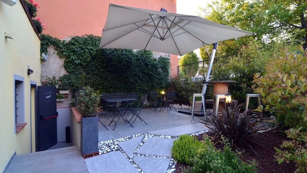 Shebeen Enoteca restaurant in San Michele dei Mucchietti