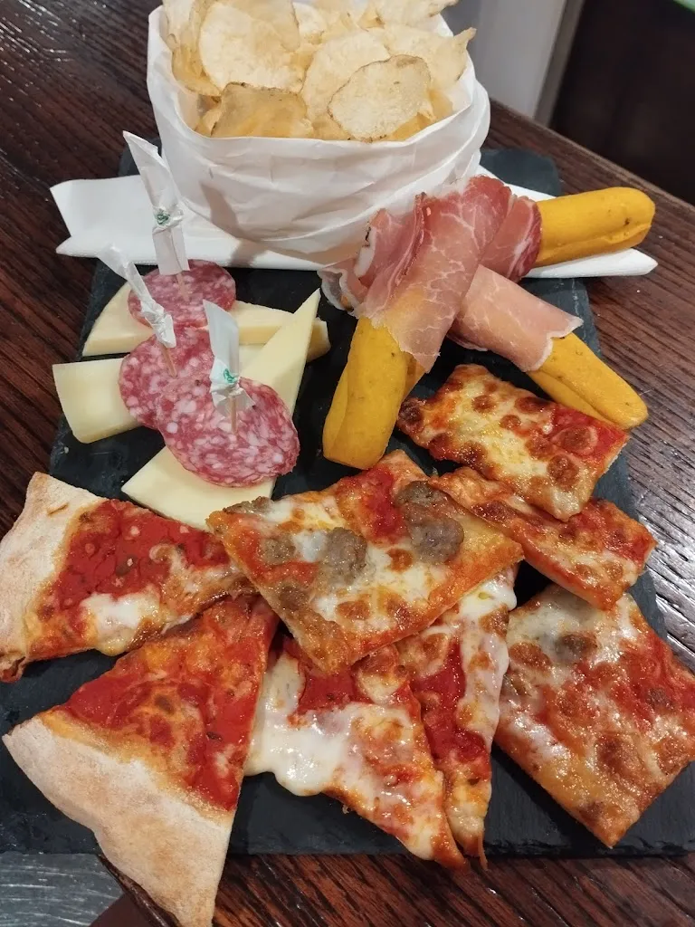 Pub Uva Nera_San Mauro Pascoli_slider_image_2