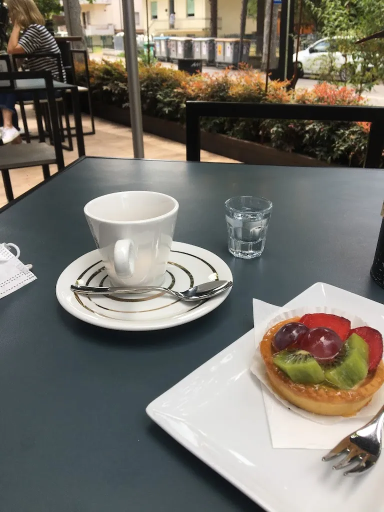 Eleonora D'Alessio_Snack Bar Spazio Mir Mar Concept_San Mauro Pascoli_review