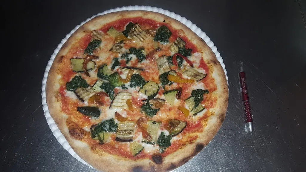 Menu_Pizzeria La Regina_San Martino in Rio_image_6