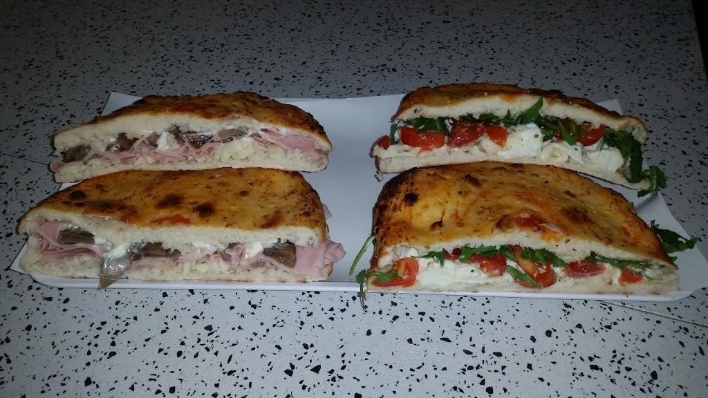 Menu_Pizzeria La Regina_San Martino in Rio_image_9