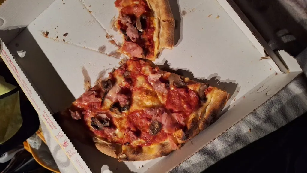 alexa emil moldovan_Pizzeria La Regina_San Martino in Rio_review