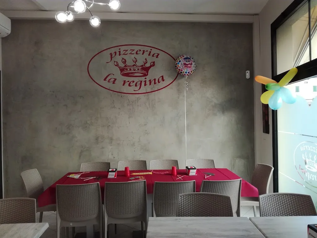 Pizzeria La Regina_San Martino in Rio_slider_image_3