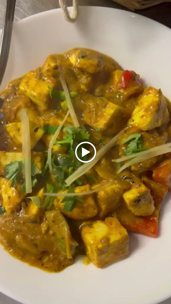 Sandhu’s Bar & restaurant_San Pietro in Cerro_slider_image_2