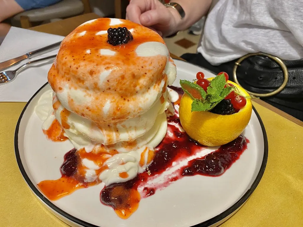 Matthew Drinkall_Brunch Cafe_San Polo_review