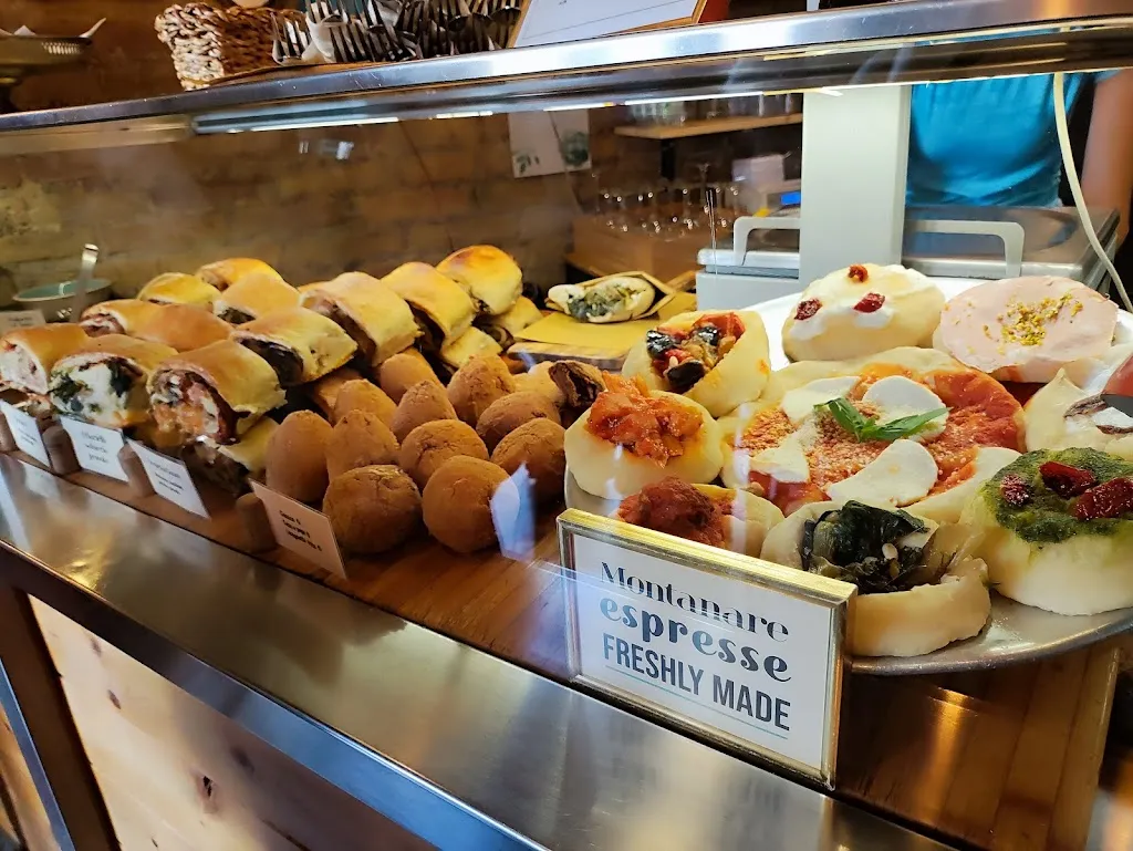 Ce Stamo A Pensà restaurant in San Pietro In Vincoli