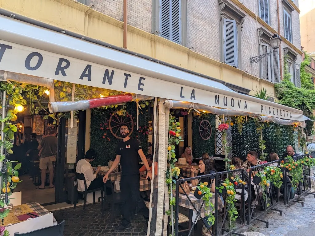 La Nuova Piazzetta_San Pietro In Vincoli_slider_image_3