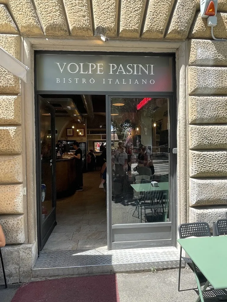 Volpe Pasini bistro italiano restaurant in San Pietro In Vincoli