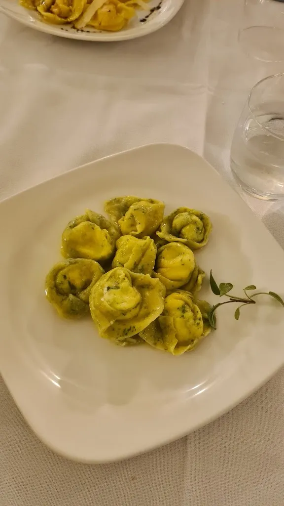 Josue De Leon_Bistrò ristorante pizzeria_San Prospero_review