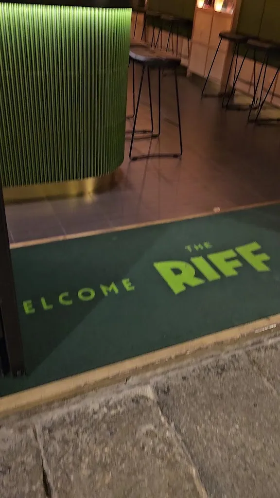 Monica Vinciguerra_The Riff - Hi-Fi Cocktail Restaurant_San Prospero_review