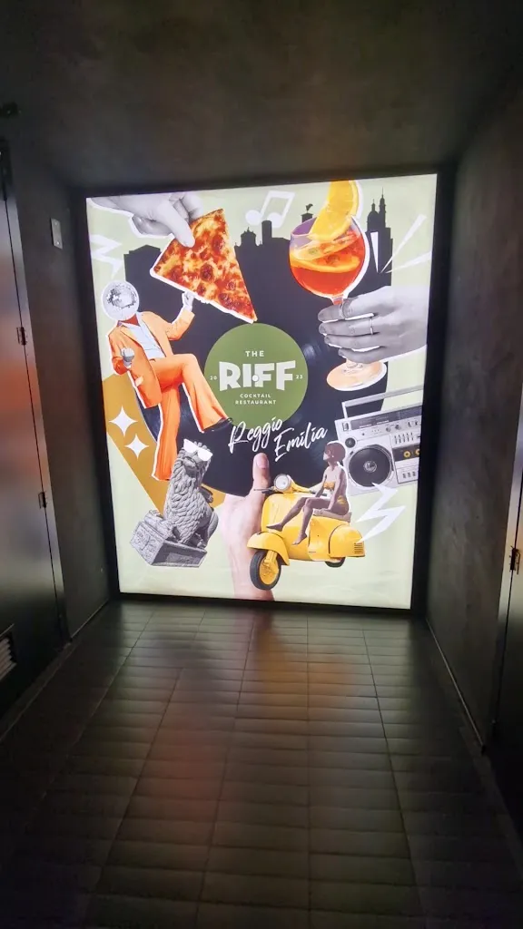 The Riff - Hi-Fi Cocktail Restaurant_San Prospero_slider_image_2