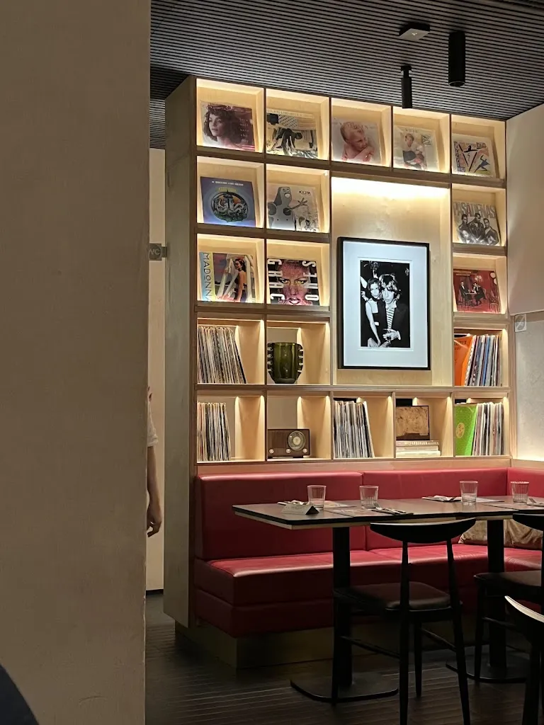 The Riff - Hi-Fi Cocktail Restaurant_San Prospero_slider_image_3