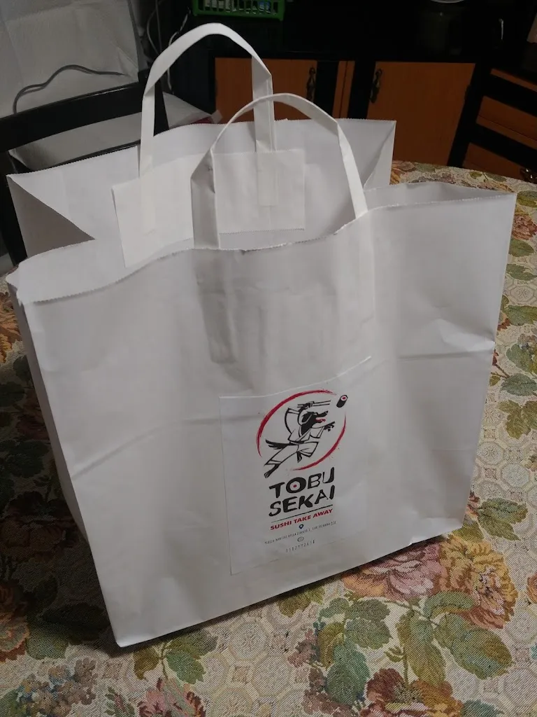 Enrico Carrara_Tobu Sekai - Sushi Take Away_San Secondo Parmense_recensione