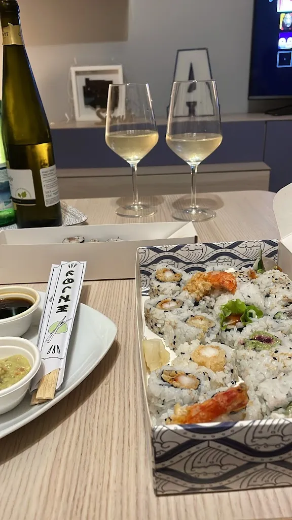 Cristina Guareschi • creative design_Tobu Sekai - Sushi Take Away_San Secondo Parmense_recensione