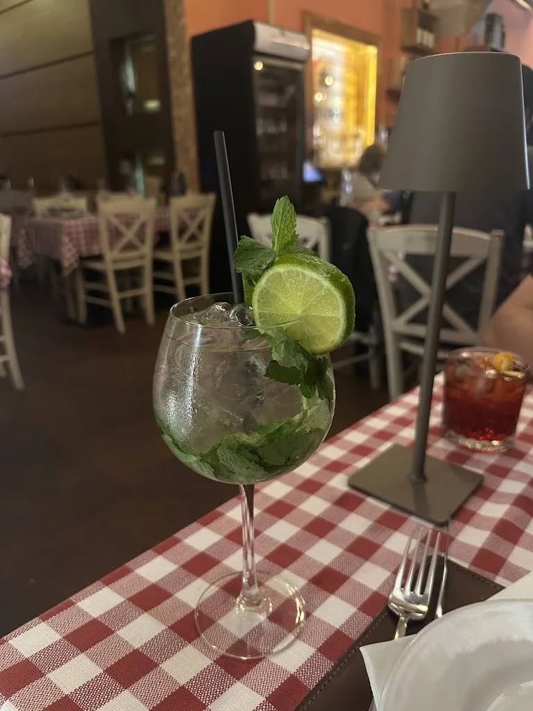 Toma Goltseva_Bisteccheria Santa Croce - Piazza Santa Croce Firenze_Santa Croce Scuole_review