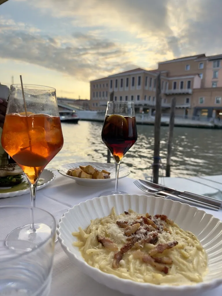 NATHANIEL DHAM_Mira Hostaria_Santa Croce Scuole_review