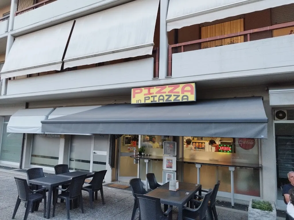 Pizza in Piazza Sarmato restaurant in Sarmato