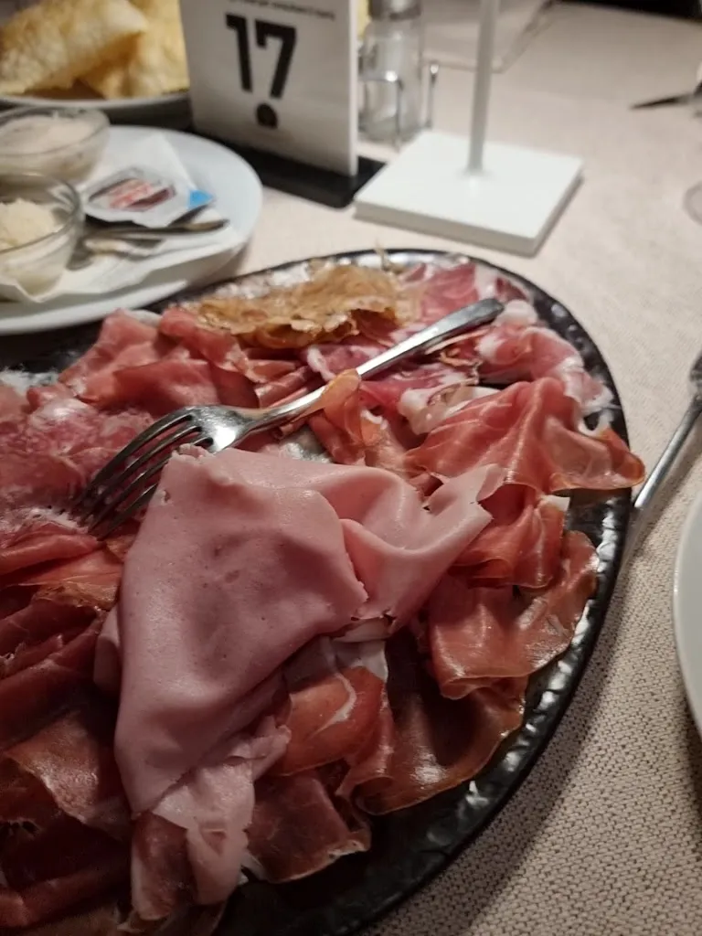 La Taverna Di Via Pia_Sassuolo_slider_image_2