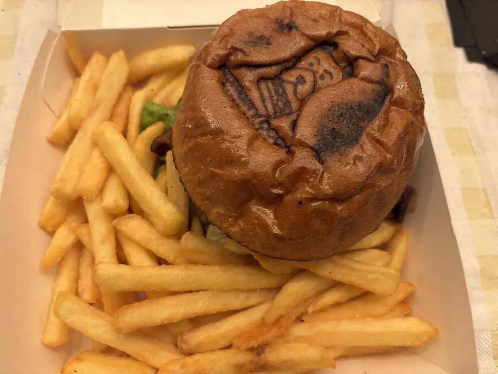 Menu_Hungry Dogs - Fresh Burgers_Savarna-Conventello_image_4