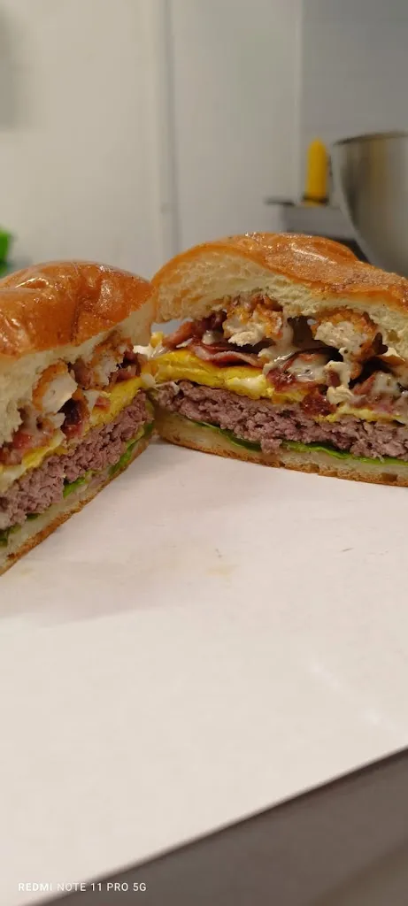 Menu_Hungry Dogs - Fresh Burgers_Savarna-Conventello_image_8