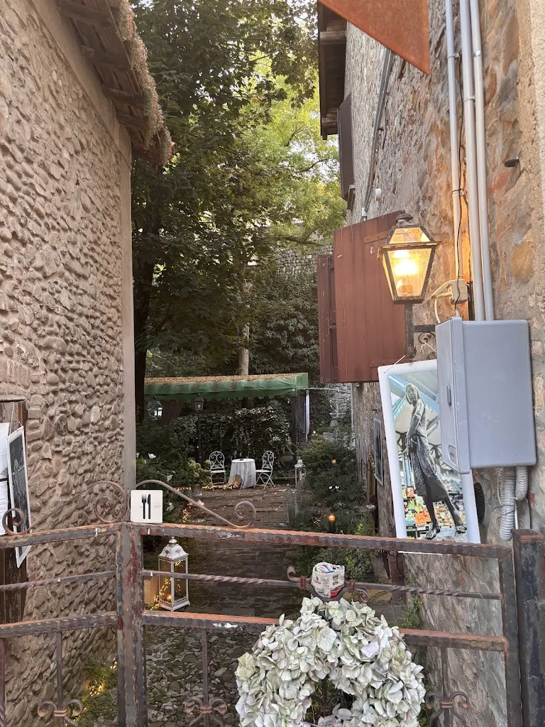 Sameed Rezayan_Casato Maria Clarice_Savignano sul Panaro_review