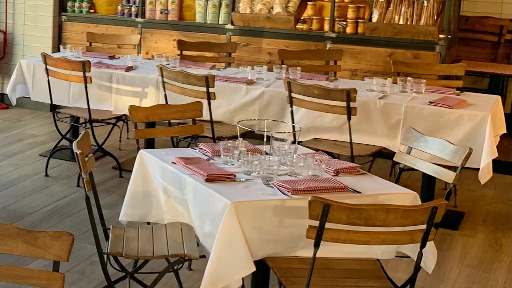 La Sosta restaurant in Serravalle