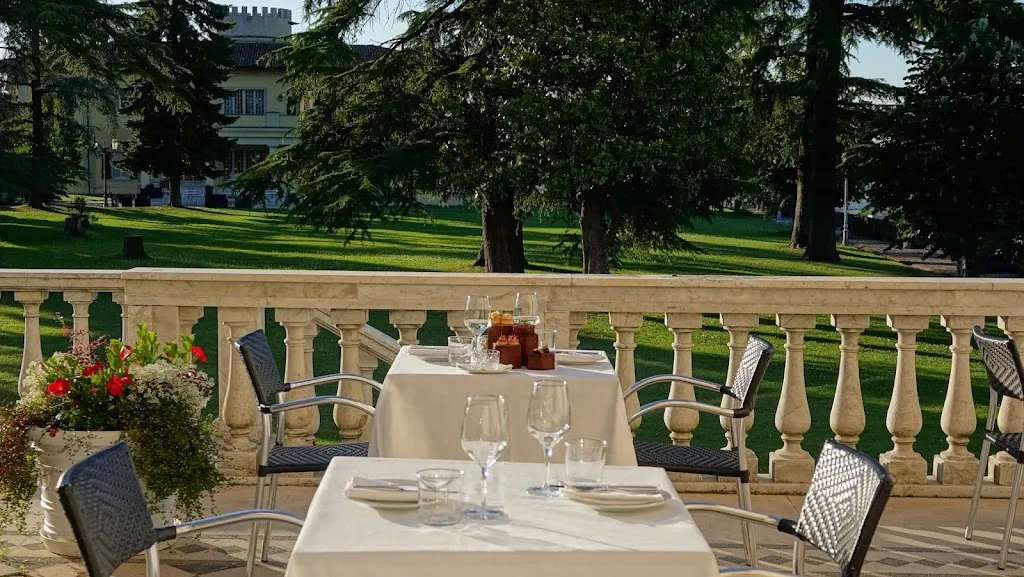 Bistró la Bollina restaurant in Serravalle