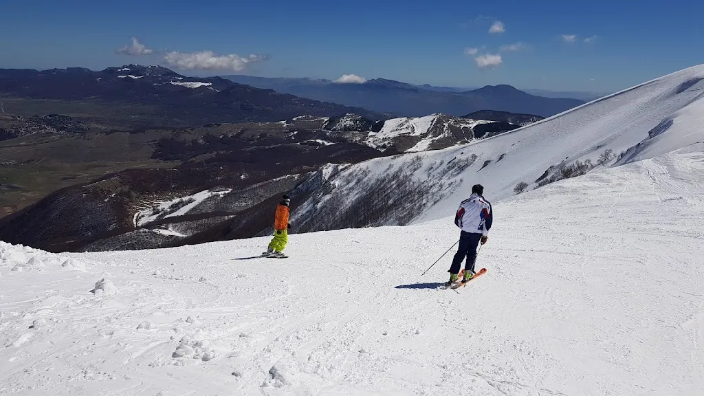 Montepratello Ski Grill_Rivisondoli_slider_image_3