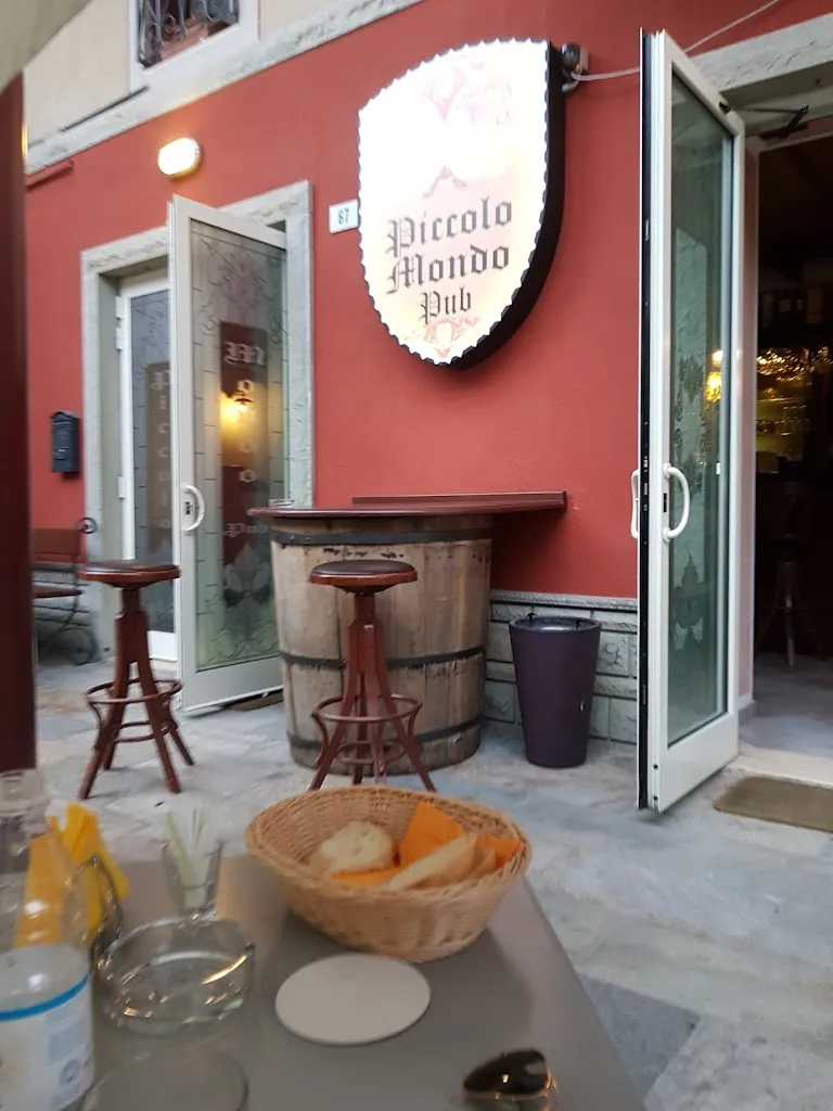 Piccolo Mondo Ristopub restaurant in Serramazzoni
