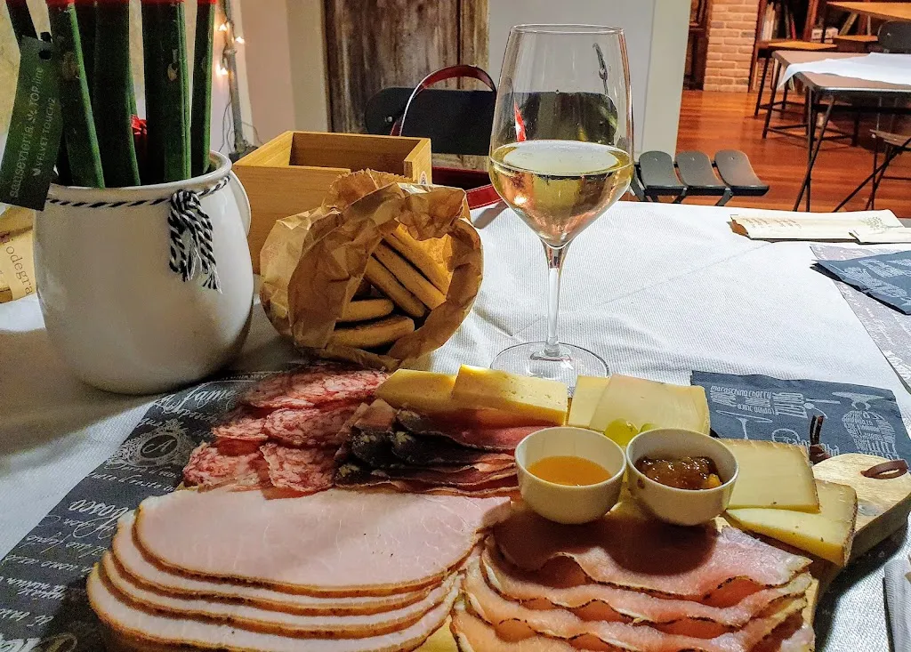 La Nicchia della Risto Bottega Scorcioni_Serramazzoni_slider_image_3