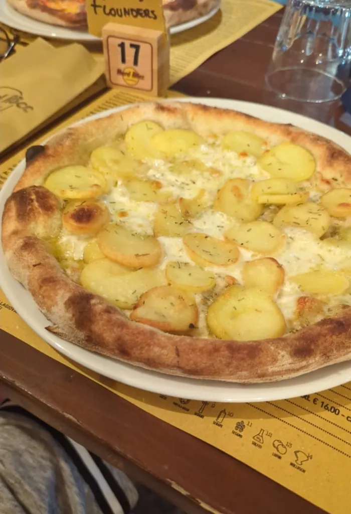 leigh flounders_Roccamorice Hard Rocc Cafe_Roccamorice_Bewertung