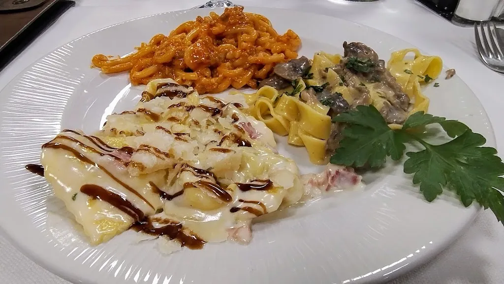 Ristorante Osteria Pizzeria Cacciatori_Solignano_slider_image_3